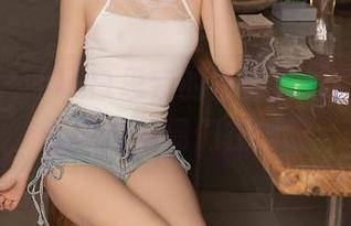 秀人网 – 小小白思宜的写真游乐场，网盘的秘密玩偶们在偷听