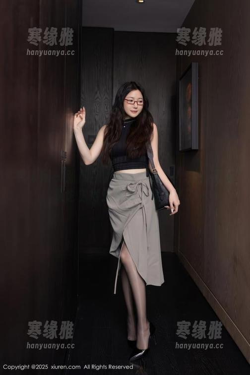 秀人网 - 张欣欣女神图包来了！你们是不是也觉得这神态太迷人了？