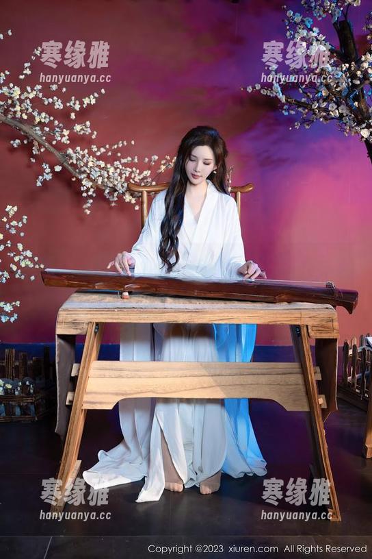 秀人网 - 体操服在林子欣freya身上，果然有种‘动起来’的诱惑！