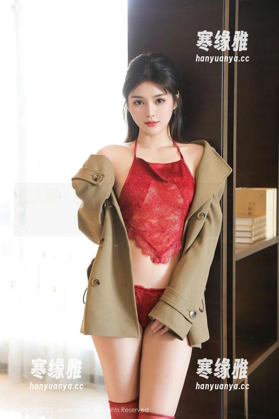 秀人网 - 图集新鲜出炉！汁汁的美脚，让你再也无法专心工作。