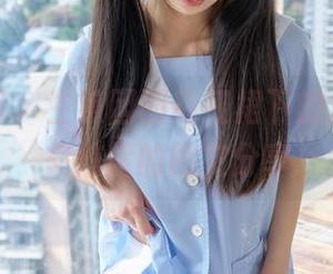 稚乖画册 – 生煎团团在红裙下的角落，社交炫耀的图文分享