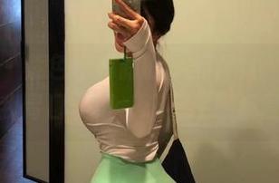 微密圈 – 紫色哒豚豚的叠加合集，壁纸也太合我胃口了吧，忍不住想反复看！