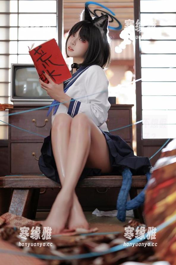 纸悦Etsu_ko带来的私房图集，谁不想假装在度假村，边看美咲泳装边喝椰子？