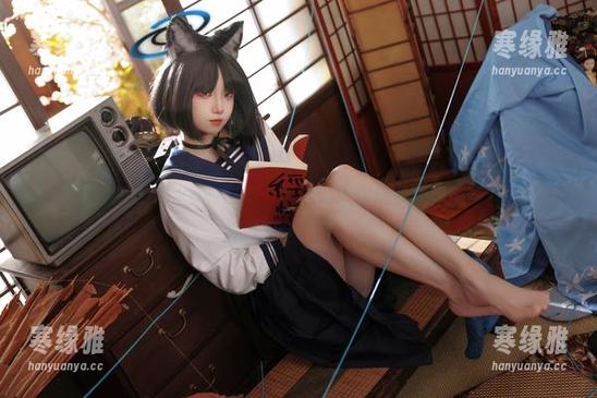 纸悦Etsu_ko的黑丝：精选到让你想多两秒的写真集