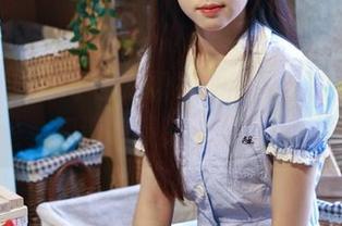 绮梦摄影 – 小艺短裙如期而至，我的目光知道该停留在哪里。