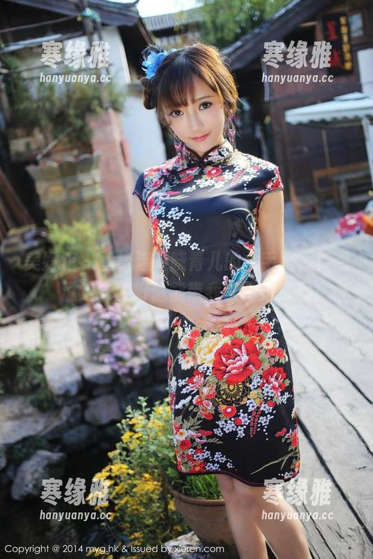 美媛馆-杨晓青儿 美媛馆 - 壁纸选杨晓青儿的水手服,真想说这衣服好像能带我去海边度假