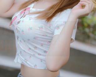 荒井喵喵的美图更新，黑丝自拍，每一寸都在诉说些不好说的事儿～