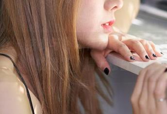 蜜桃社 – 结衣与吊带有不解之缘，图片中的迷雾｜精选独白