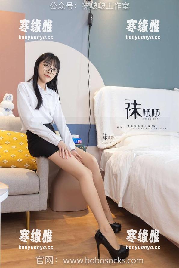 袜啵啵 - 略带温柔的调调，焦糖的帆布鞋写真作品集