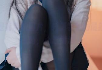 这不是简单的图片，轩萧学姐的最新网袜系列，心思满满…