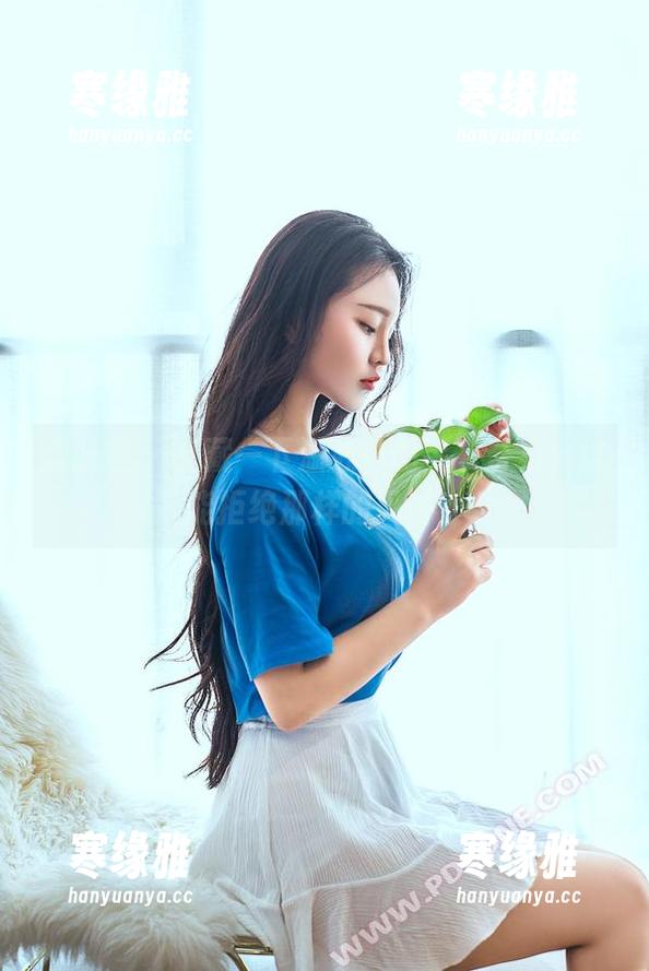 轰趴猫 - 收藏一下温心怡的毛衣合集，谁能拒绝那样的风格？