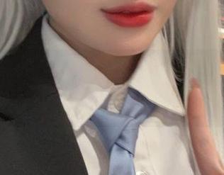 下载阿九从不咕咕的阮梅写真集，正好用来逼走无趣的烦恼！