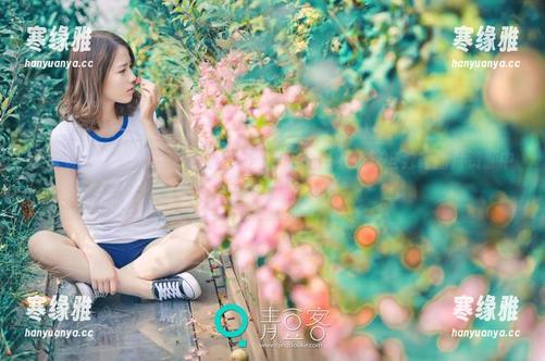 青豆客 - 空姐与战姝羽Zina的亲密互动，只在这些独家图片资源中看到！